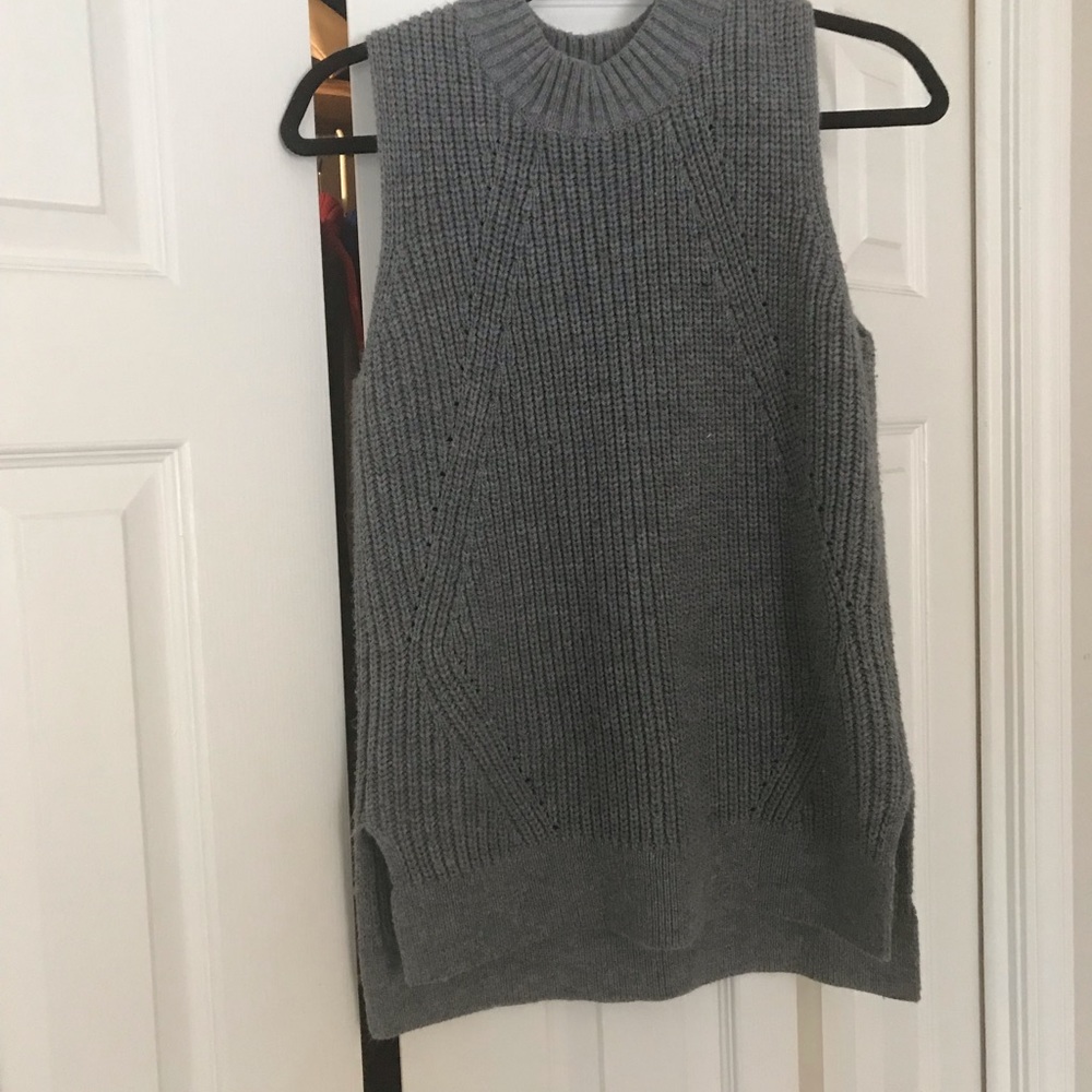 Pink Rose charcoal gray knit vest  M size.